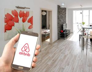Inteligentne mieszkanie wynajmowane na Airbnb