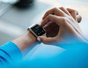 Smartwatch w inteligentnym domu